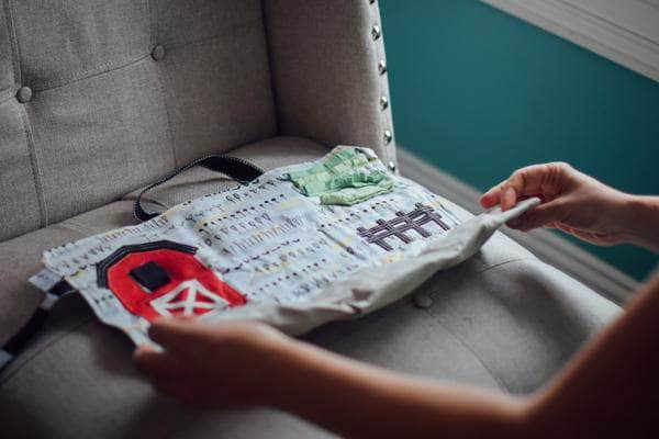 Pretend Play Sets - Farm Toys for Kids for Travel - Mouse Loves Pig