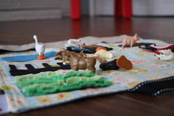 Pretend Play Sets - Farm Animal Toys - Mouse Loves Pig