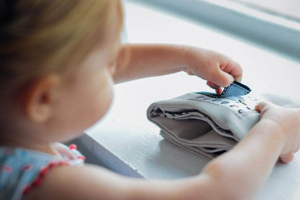 Pretend Play Set - Farm Toys for Toddlers for fine motor skills - Mouse Loves Pig